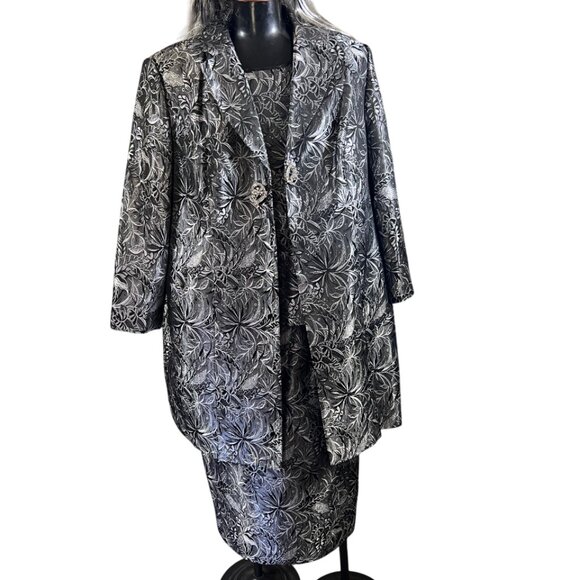 Women's Giovanna Designer Signature Skirt Suit 26W 3PC - Picture 2 of 16